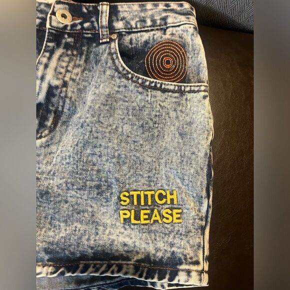 Cactus Embroidered Acid Wash Jean Shorts Size 27 Western Desert Festival Vibes - Picture 4 of 10